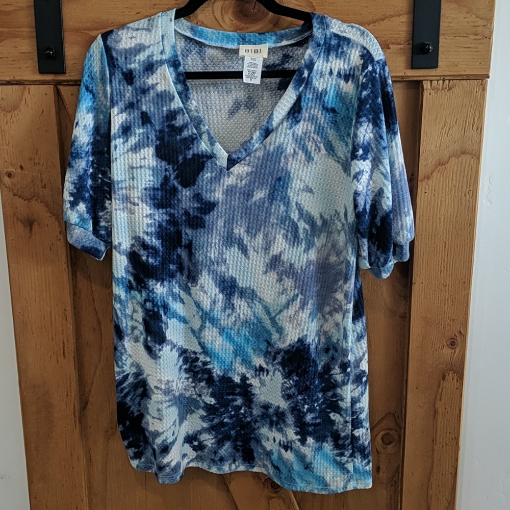 Blue tie dye top